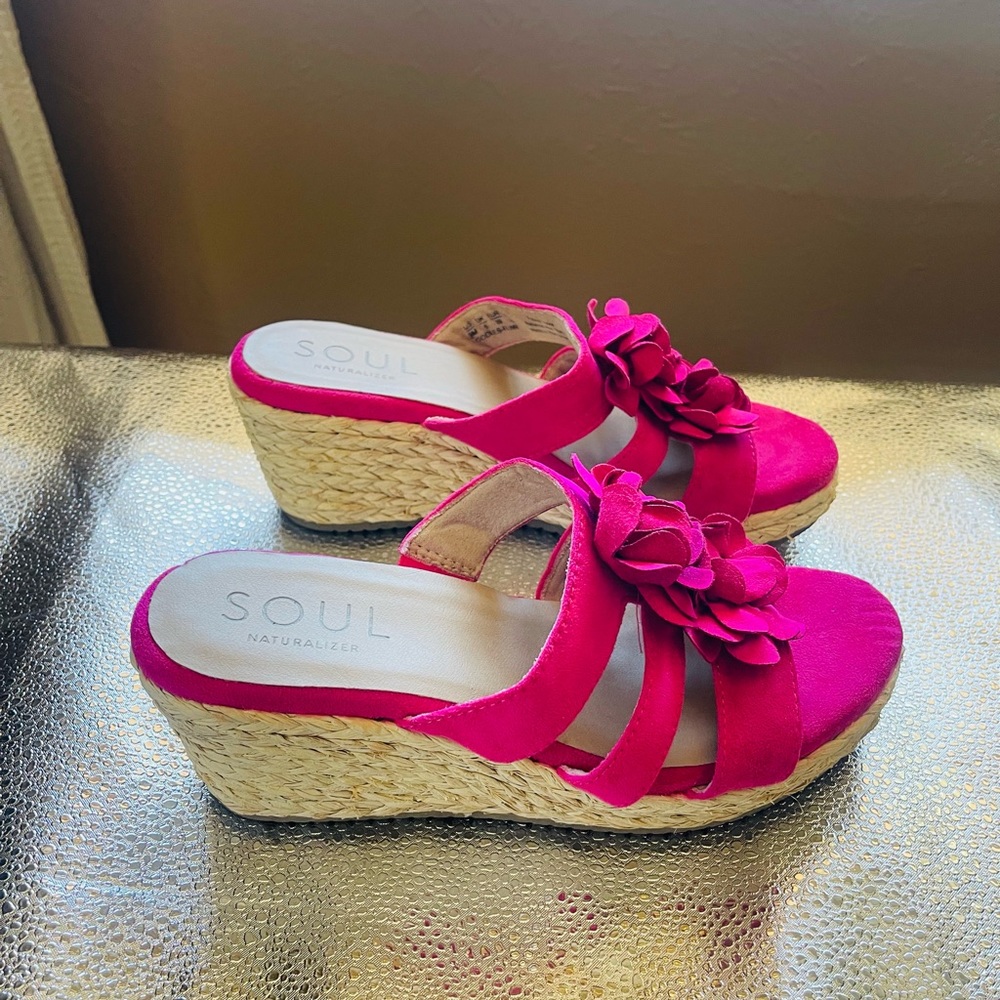 Soul Naturalizers, Oddles Women’s, Size 9 medium Sandals